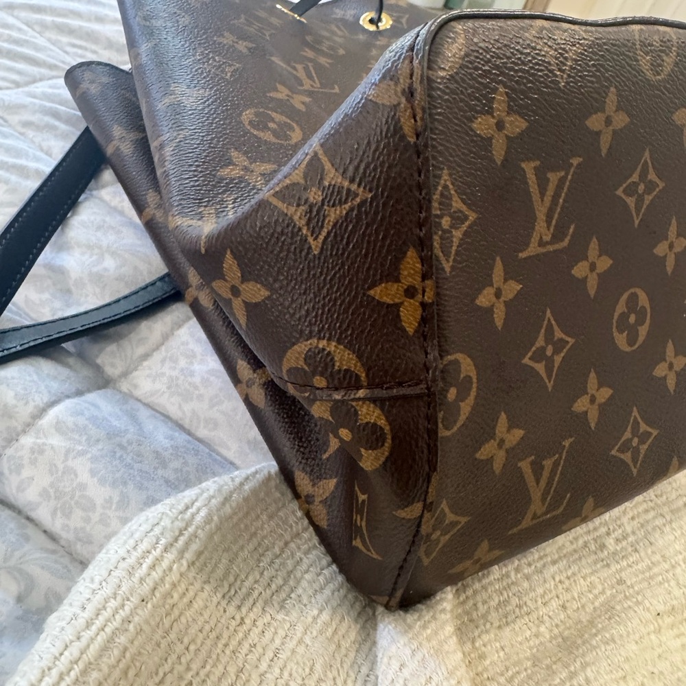 Authentic Louis Vuitton Neo Noe bag - Picture 7 of 12